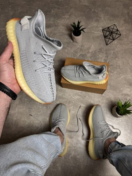 Сірі Yeezy Boost 350
