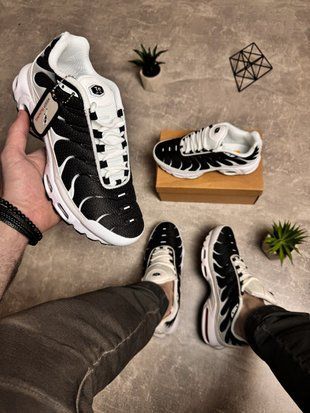 Чорно-білі кросівки в стилі Nike Tn 1091209159427 фото