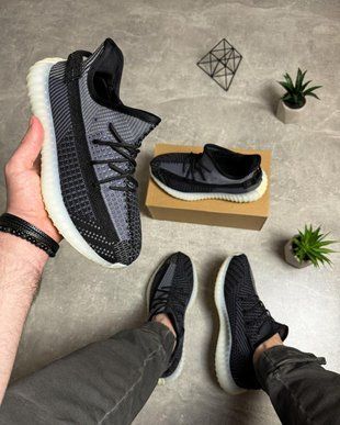 Чорні Yeezy Boost 350 1605246229724 фото